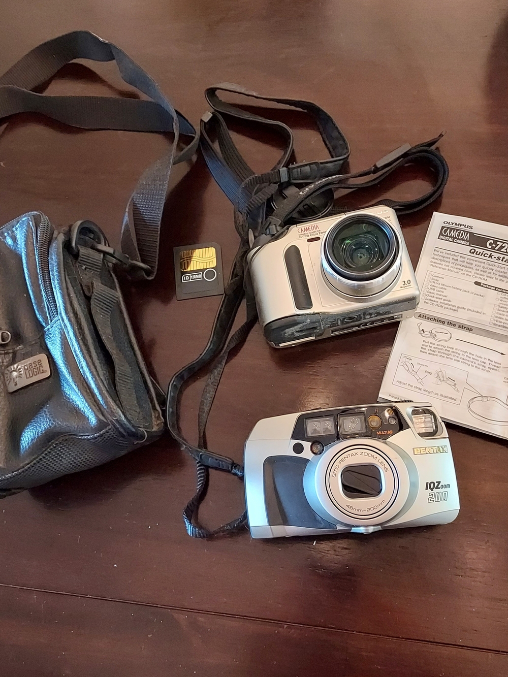 Olympus Camedia Compact Digital Camera/ Pentax IQZoom 200 w Case & Chip.